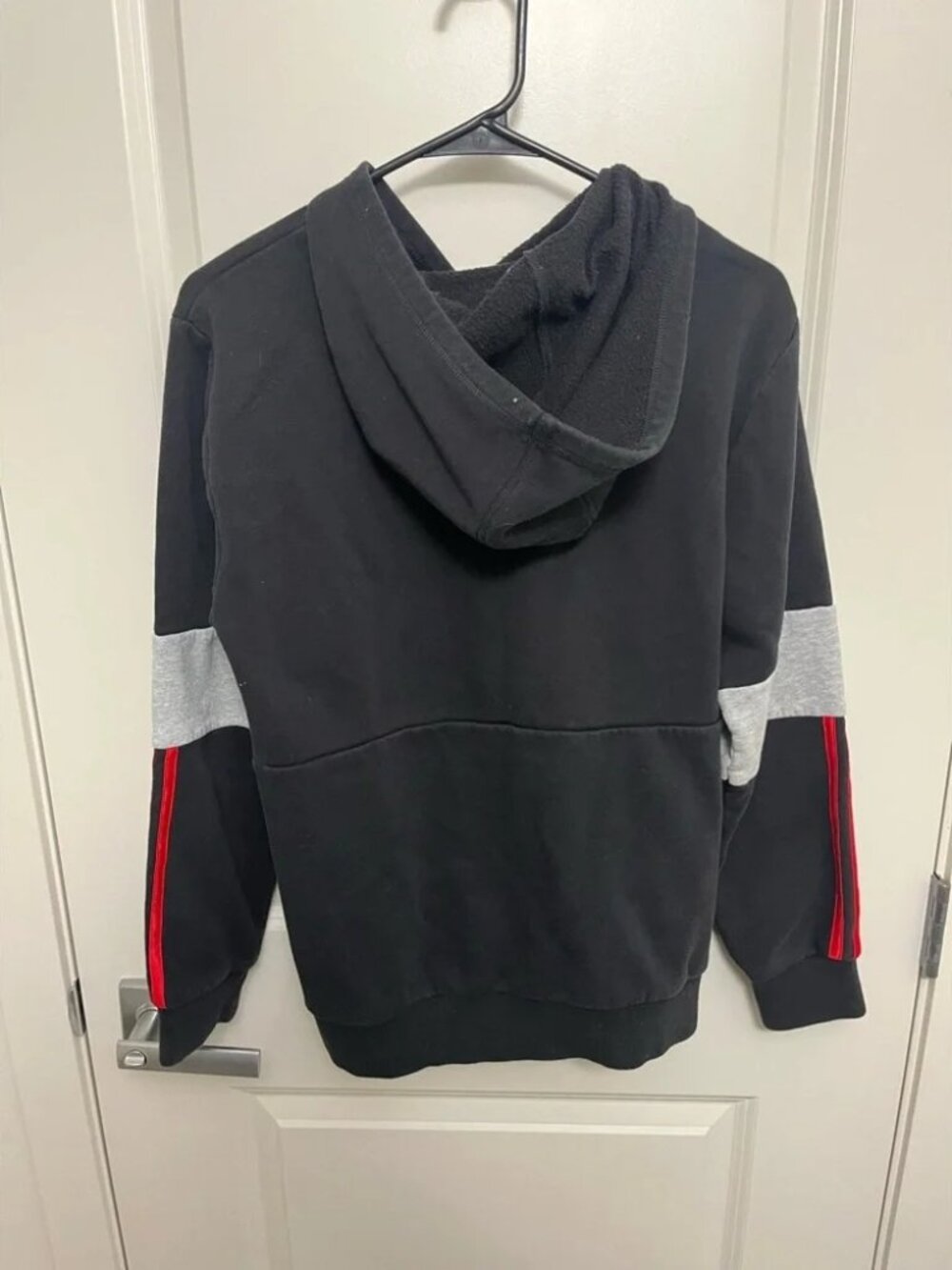 Adidas Black and Red Youth (boys) Hoodie in size L (14/16) - Picture 5 of 5